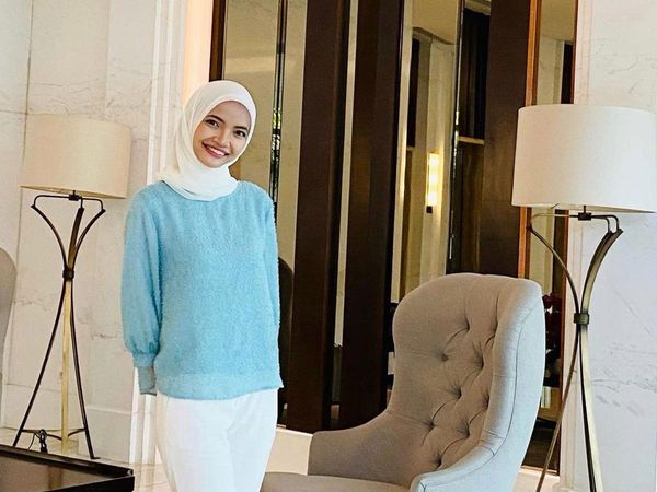 Biografi Almira Bastari dan Daftar Novelnya